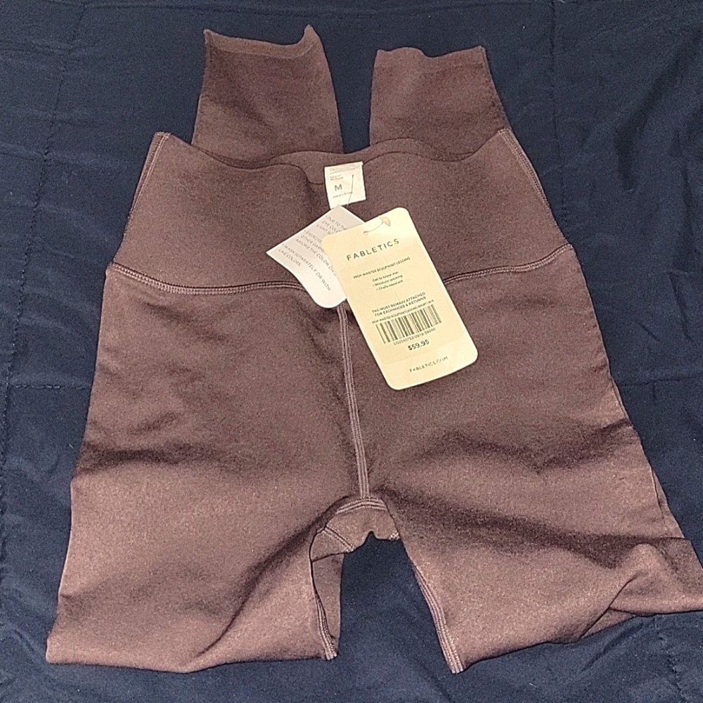 MEDIUM Fabletics Sculpting Knit Leggings